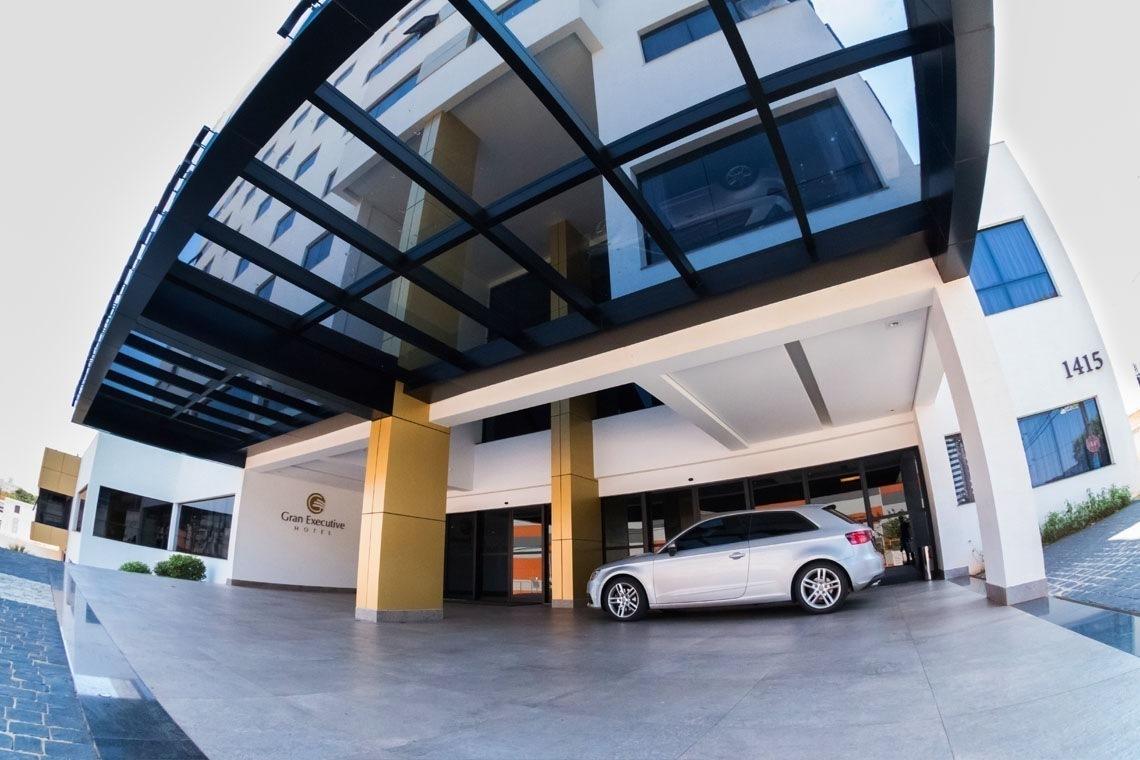 Gran Executive Hotel Uberlandia Bagian luar foto